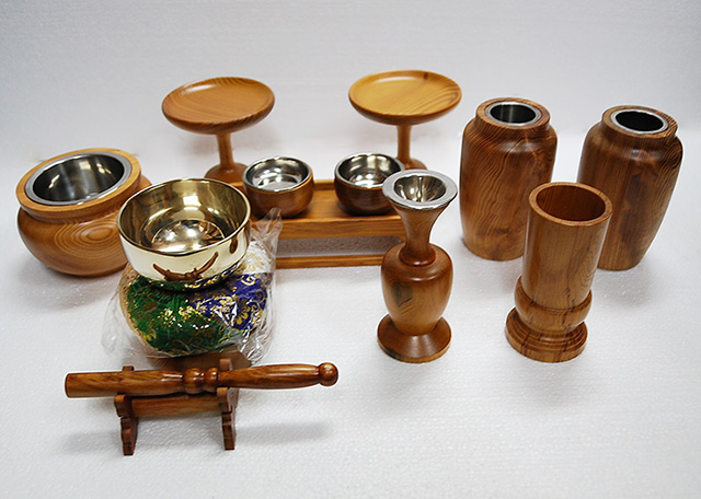 銘木屋久杉仏具の画像