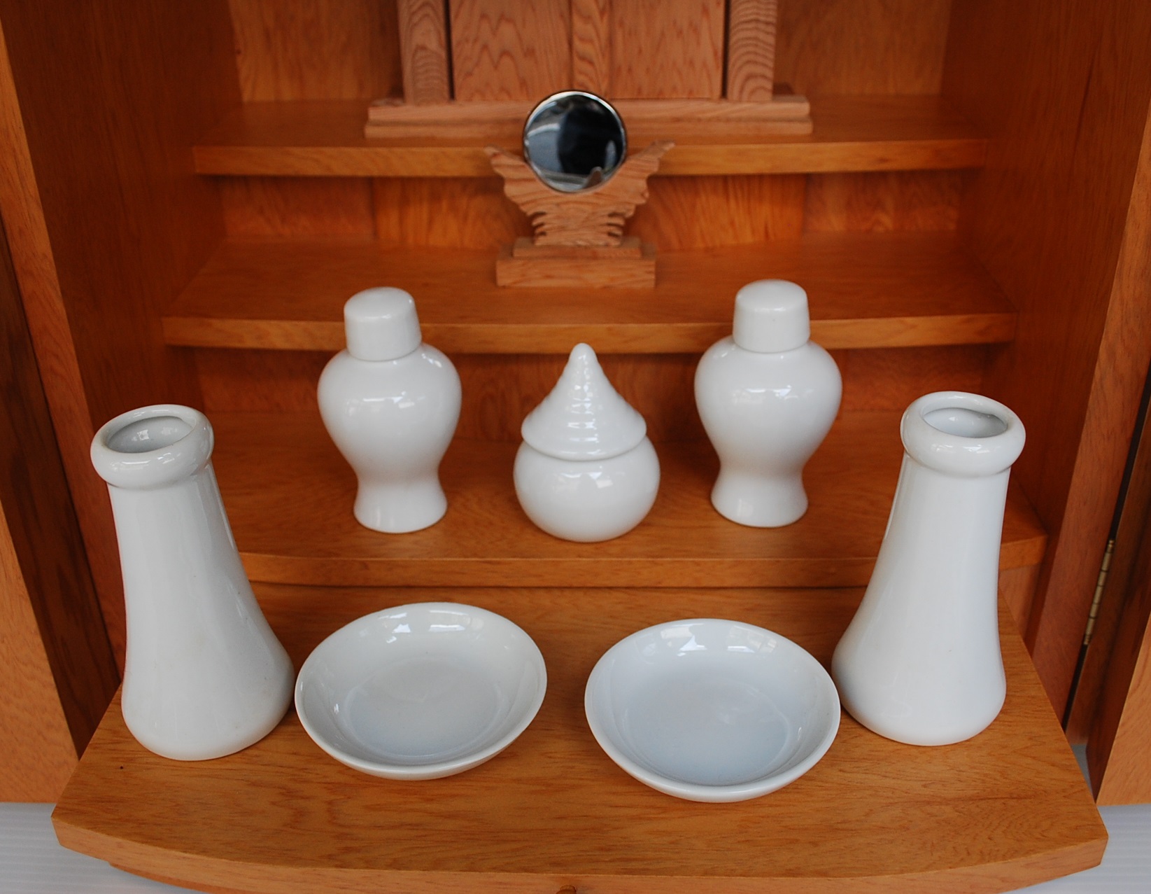 白地　銀地の画像